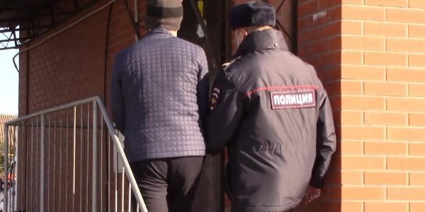 В Староминском районе мужчина пытался вскрыть банкомат с деньгами