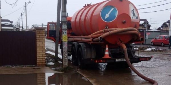 В Краснодаре после дождя поступило 39 заявок на откачку воды