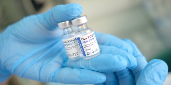 В Адыгее ввели обязательную массовую вакцинация для работников сферы услуг