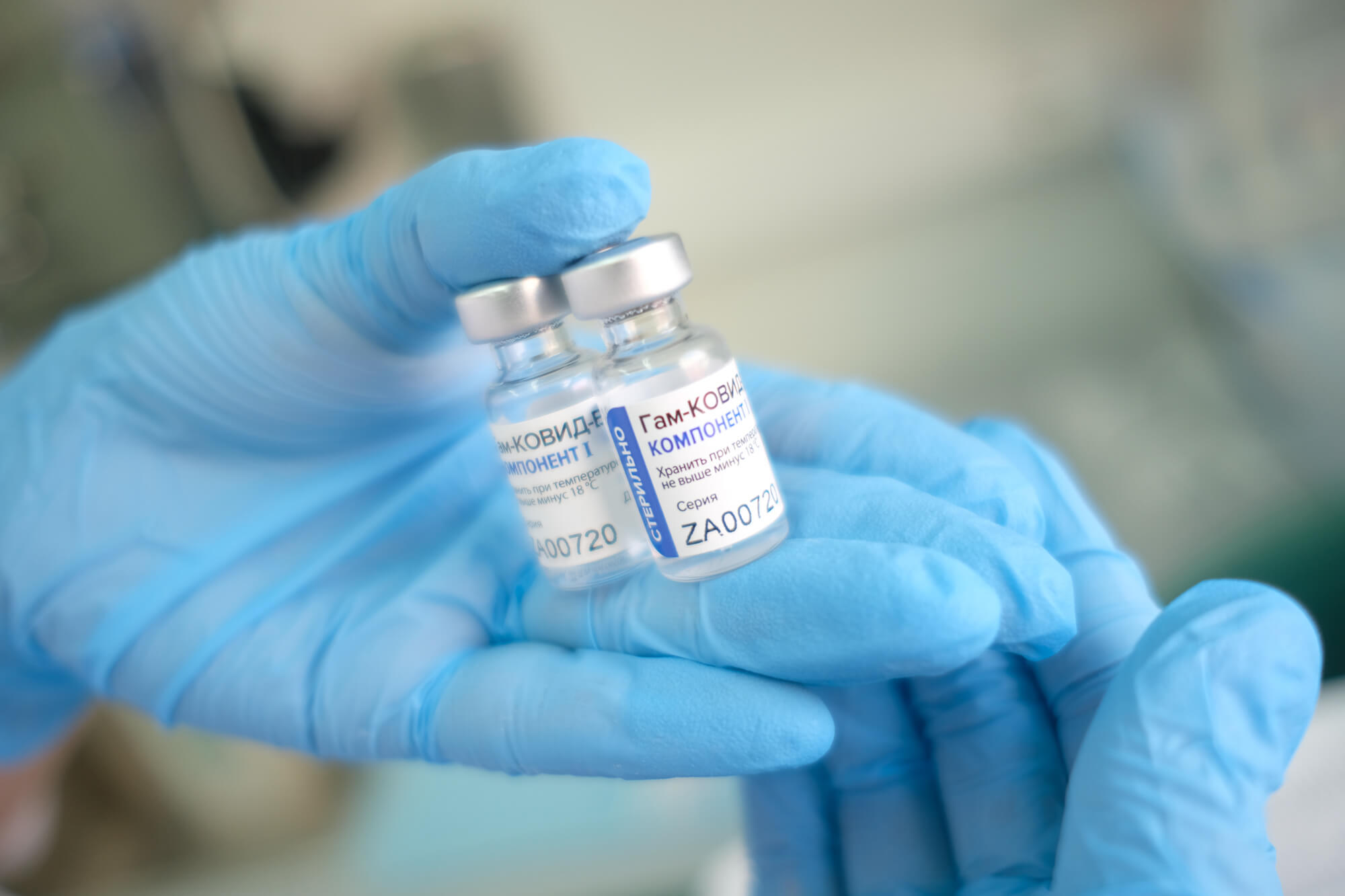 В Роспотребнадзоре подтвердили эффективность вакцины от всех штаммов COVID-19