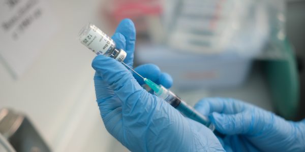 В РФ предложили ввести уголовную ответственность за призыв к отказу от вакцины
