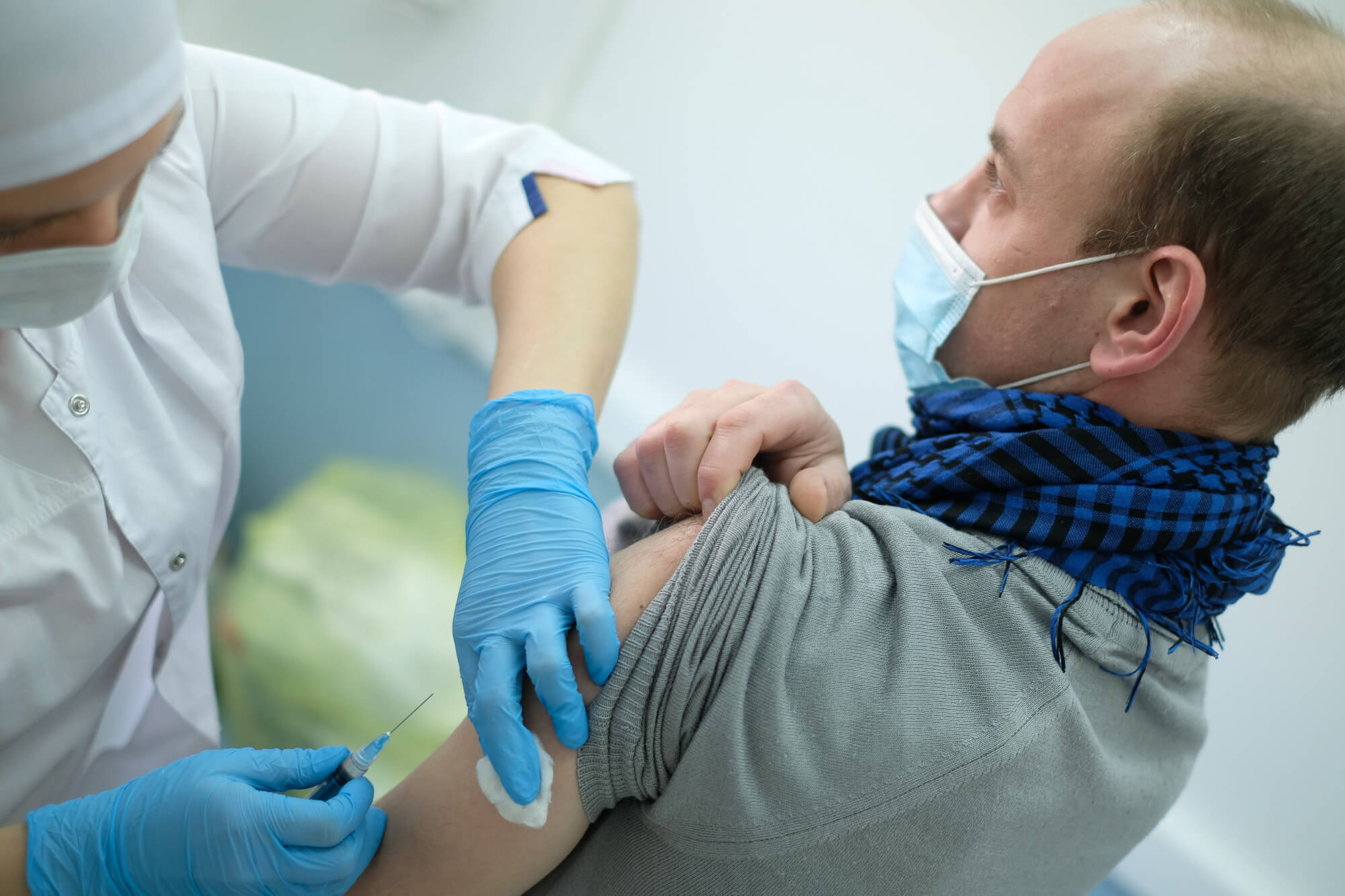 В Госдуме предложили добавлять дни к отпуску за вакцинацию от коронавируса