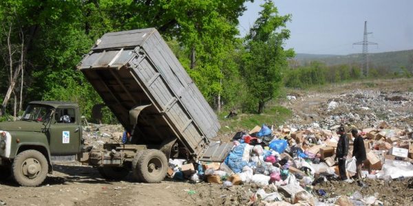 В районе Западного обхода Краснодара убрали незаконную свалку стройотходов