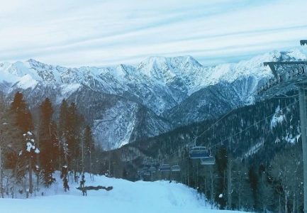 В Сочи эвакуированным с канатной дороги туристам подарят ски-пассы