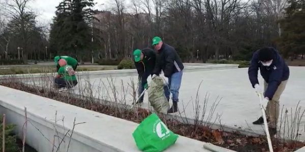 В Краснодаре на берегу реки Кубань и в зеленых зонах проходят общественные акции