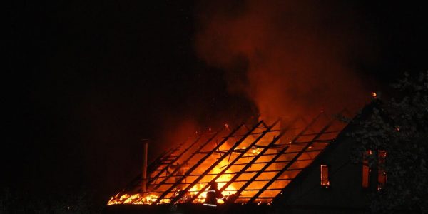 Семьи из сгоревшего под Туапсе дома расселили во временное жилье