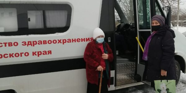 В Брюховецком районе начал работу мобильный медкомплекс вакцинации от COVID-19