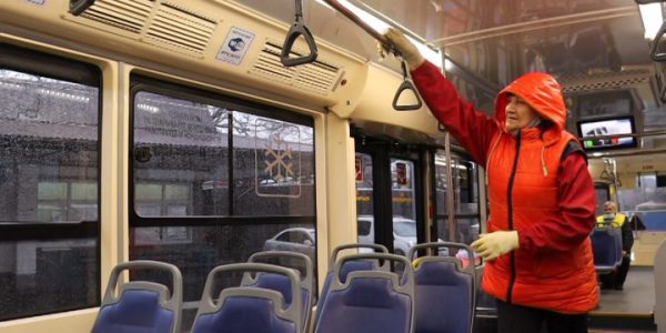 В Краснодаре продолжается ежедневная дезинфекция общественного транспорта