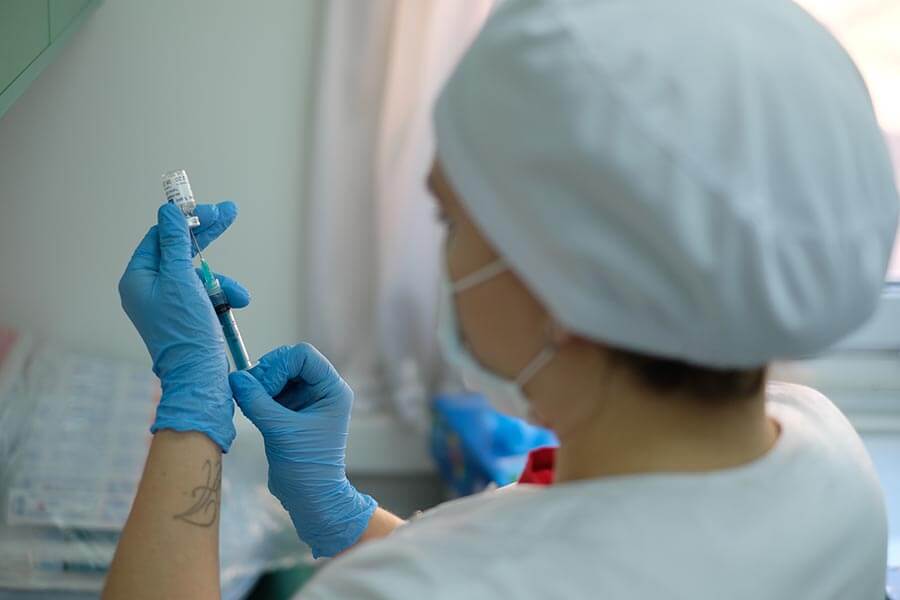 Эксперт прокомментировал «исчезновение» в РФ вакцины «ЭпиВакКорона»