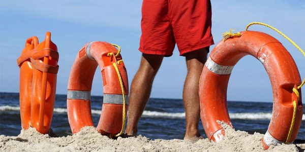 В Анапе объявили набор спасателей на пляжи