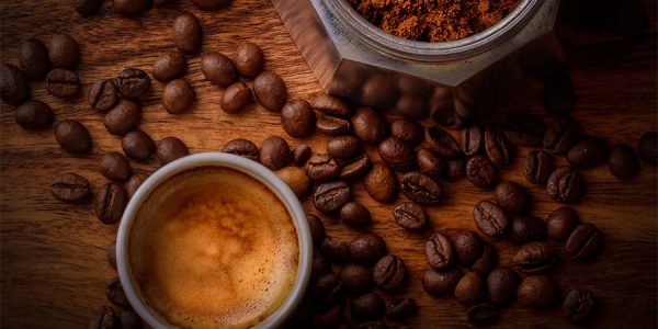 Осторожно, кофеин: диетолог рассказал, сколько чая и кофе можно выпивать в день