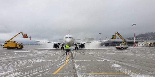 Из-за непогоды четыре летевших в Сочи авиарейса отправили на запасные аэродромы