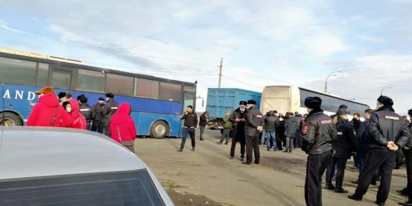 На границе Кубани и Ставропольского края задержали транспорт с товаром