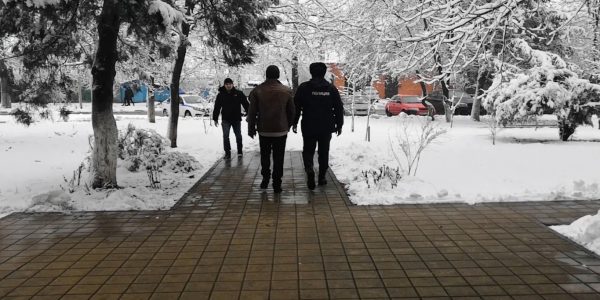 В Белореченском районе задержали напавшего на женщину грабителя