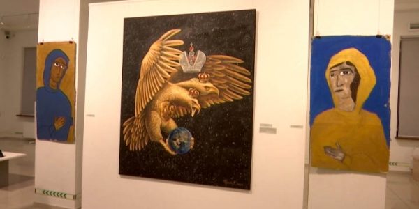 В Краснодаре открылась выставка современного искусства «Зеркало эпохи»