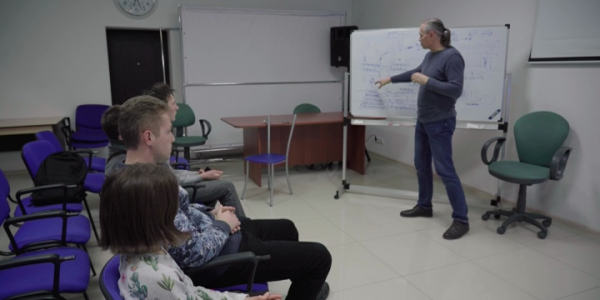 В Новороссийске подростков с особенностями развития учат на блогеров
