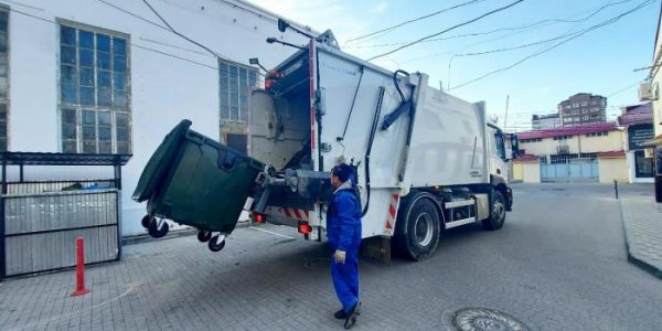 В Анапе число мусороуборочных машин увеличили до 30
