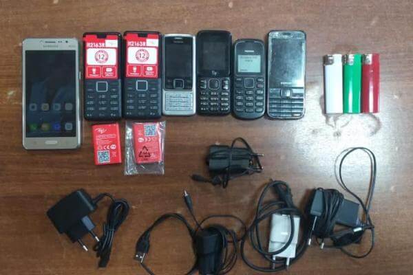 В колонию на Кубани сотовые телефоны пытались провезти под сидением «газели»