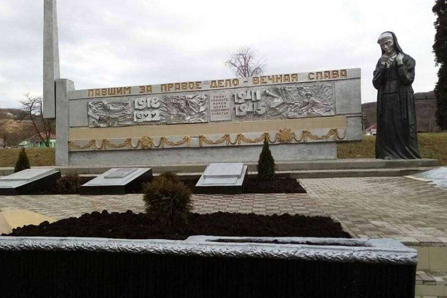 На Кубани в этом году реконструируют 27 воинских захоронений