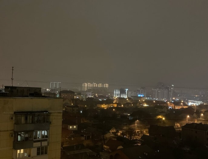 Краснодар заволокло дымом из-за крупного возгорания в Адыгее