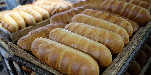 Диетолог: свежий хлеб может привести к заболеванию органов ЖКТ
