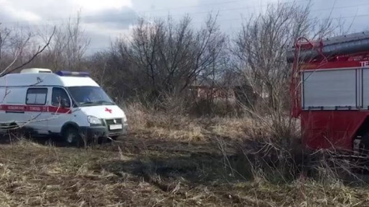 На Кубани пожарная машина вытащила из грязи застрявшую скорую помощь. Видео  - 30 марта, 2021 Все новости, Общество «Кубань 24»