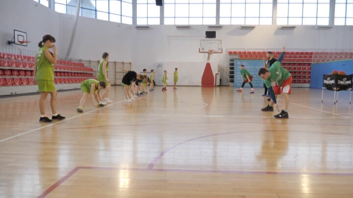 Баскетболисты «Локомотива» провели занятие для детей с нарушением слуха