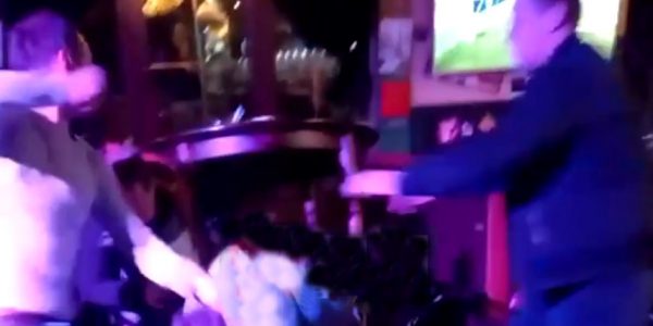 Туристы устроили массовую драку в ресторане в Сочи
