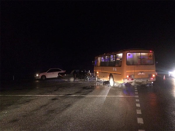 На Кубани после ДТП со школьным автобусом выявили нарушения при перевозке детей