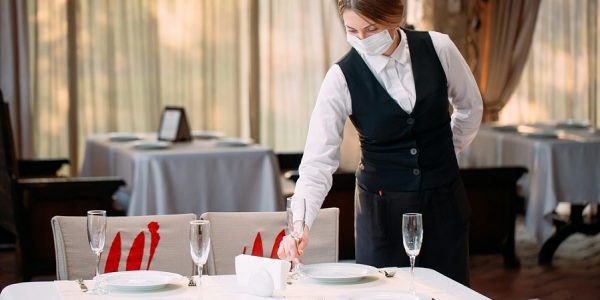 Эксперт назвал причины прогнозируемого роста цен в ресторанах России
