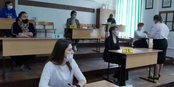В Кореновском районе родители писали ЕГЭ по русскому языку в двух школах