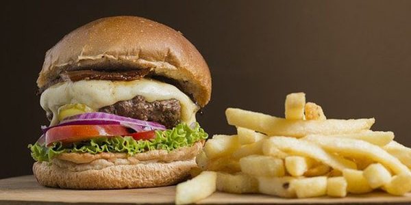 «Вкусно — и точка» повысит цены в кафе с 26 июня