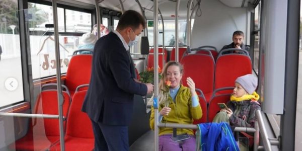 В Сочи 8 Марта для женщин сделали бесплатный проезд в общественном транспорте