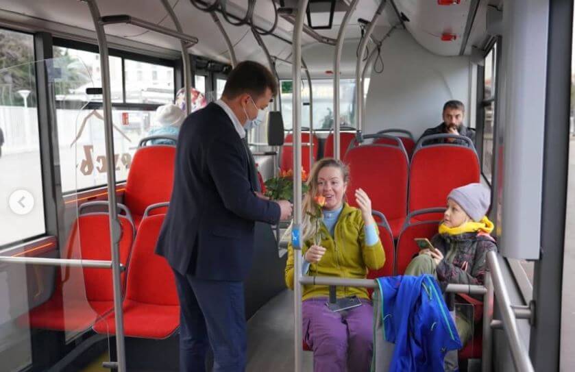 В Сочи 8 Марта для женщин сделали бесплатный проезд в общественном транспорте