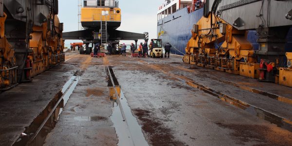 Новороссийскому порту снова грозит штраф за загрязнение моря