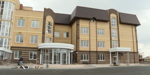 В Кореновске завершают строительство акушерско-гинекологического центра