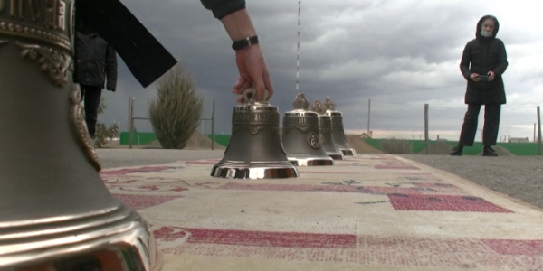 В Каневском районе предприниматель подарил колокола местному храму