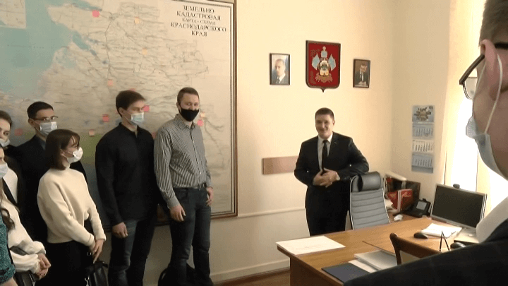 В администрации Краснодарского края провели экскурсию для студентов КубГАУ