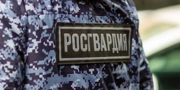 В Сочи сотрудники Росгвардии помогли упавшему в реку мужчине выбраться на берег