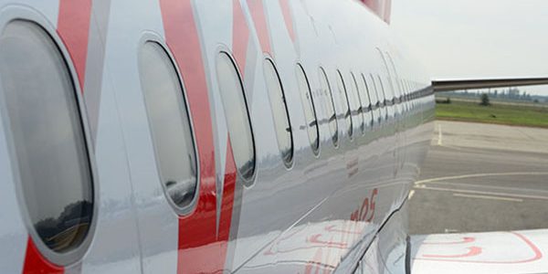 Мужчина устроил потасовку на борту самолета в Краснодар из-за маски 