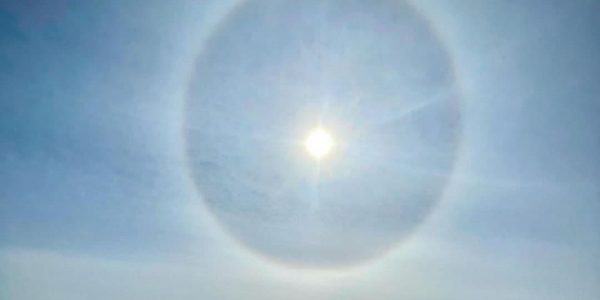 Жители Сочи 13 марта наблюдали необычное оптическое явление — эффект Гало
