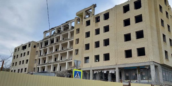 В Анапе снесли еще три этажа многоэтажки-самостроя на улице Таманской