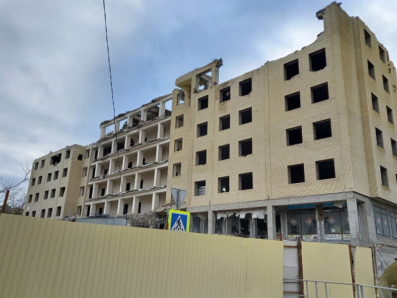 В Анапе снесли еще три этажа многоэтажки-самостроя на улице Таманской