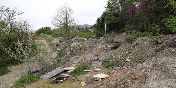 В Сочи три бригады устраняют последствия прорыва водовода на месте оползня