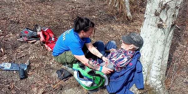 В Сочи пропавшего возле Черной горы 89-летнего мужчину нашли спасатели