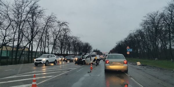 Стали известны подробности ДТП с такси в районе хутора Ленина под Краснодаром