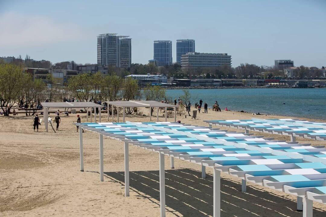 В Анапе 1 мая откроют 15 пляжей, оформленных по новым стандартам