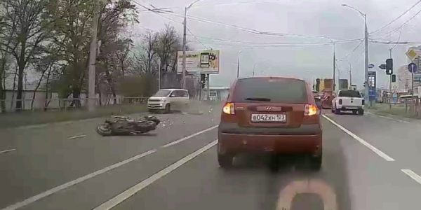 Виновником ДТП с погибшим мотоциклистом в Краснодаре оказался водитель иномарки