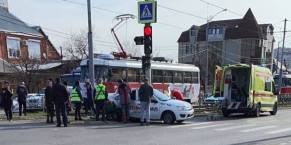 В Краснодаре ДТП вызвало простой трамваев