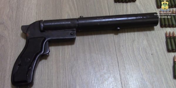 На Кубани в сарае у местного жителя нашли самодельный пистолет и 1 тыс. патронов